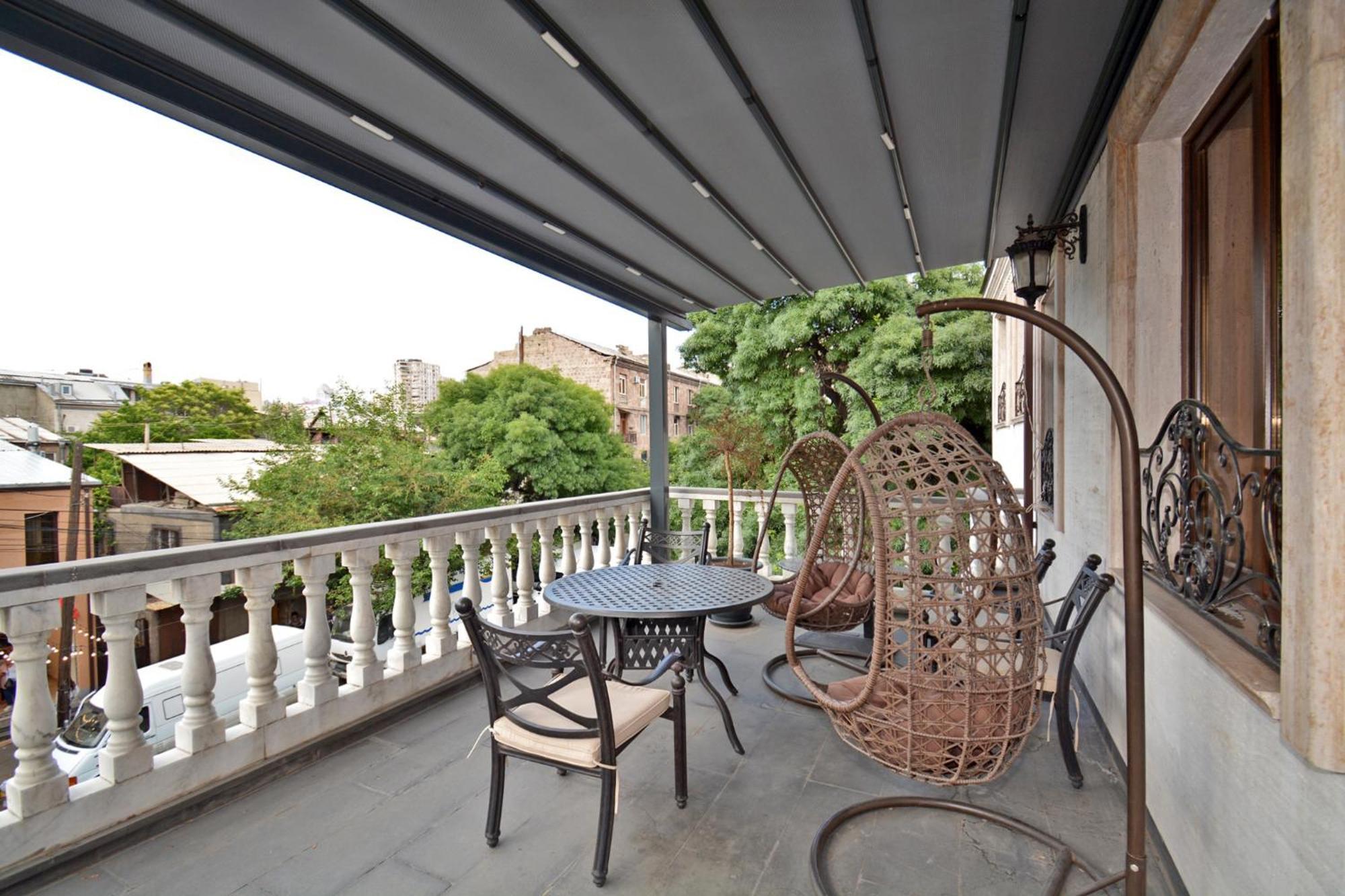 Partez Hotel Yerevan Exterior photo
